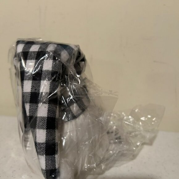 New Lighted Gnome - battery operated - Picture 3 of 3